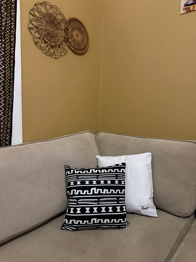 African BLACK&WHITE pillow cover